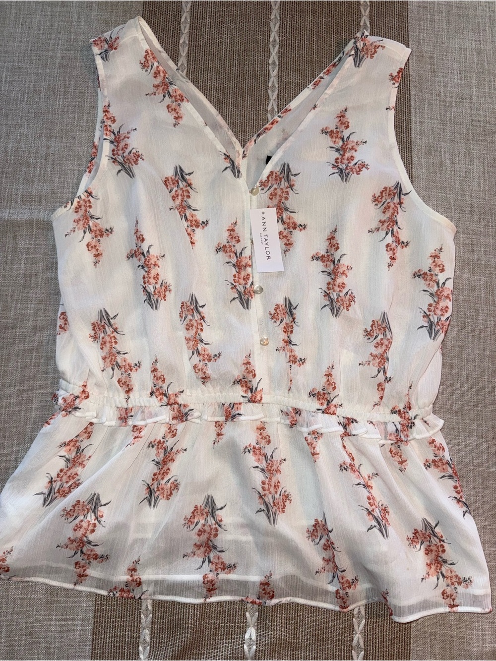 Ann Taylor White Floral V-Neck Sleeveless Peplum Camisole
